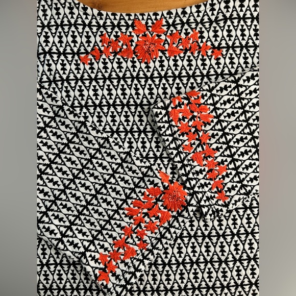 THML Black and White Aztec Floral Embroidered 3/4 Sleeve Dress Size XS - Picture 10 of 10